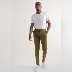Quince's Recycled Comfort Tech Chino MEN'S (Slim Fit) Olive 3M Reflectiv…